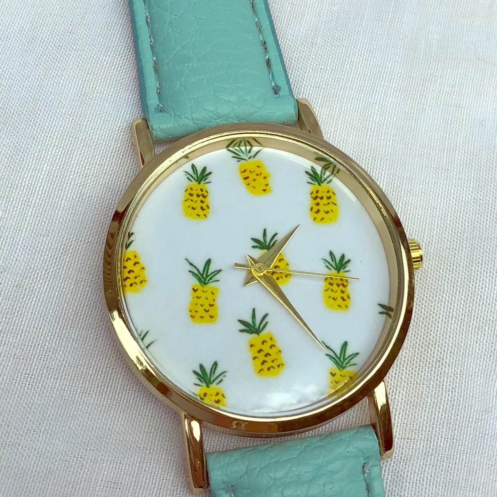 Super cute pineapple 🍍 watch! Mint color band!
